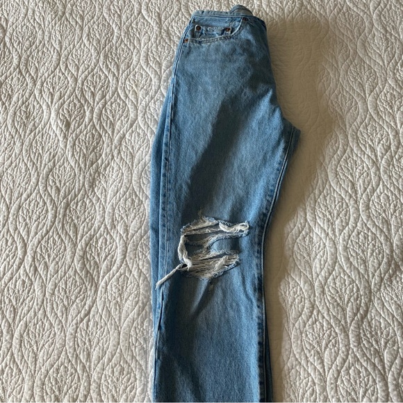 Levi's Blue Straight Leg Jeans with Modern Style - Picture 7 of 7